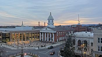 Weather camera view of Franklin County 11-30 Visitors Center.