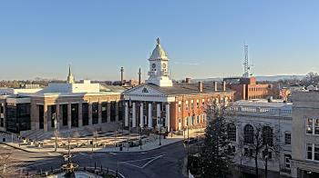 Weather camera view of Franklin County 11-30 Visitors Center.