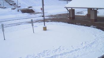 Weather camera view of West Vincent ES.