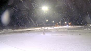 Weather camera view of Calcium Primary School.