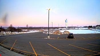 Weather camera view of Calcium Primary School.