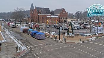 Weather camera view of City of Connersville.