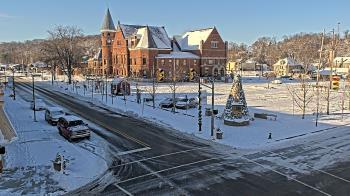 Weather camera view of City of Connersville.