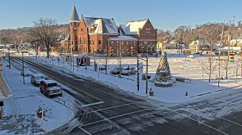 Weather camera view of City of Connersville.