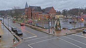 Weather camera view of City of Connersville.