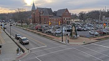 Weather camera view of City of Connersville.
