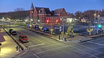 Weather camera view of City of Connersville.