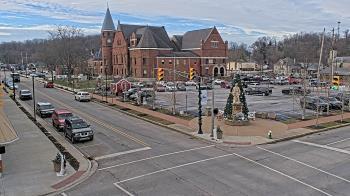 Weather camera view of City of Connersville.