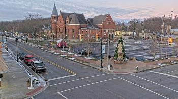 Weather camera view of City of Connersville.