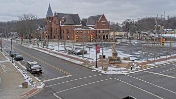 Weather camera view of City of Connersville.