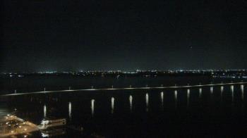 Weather camera view of Edison Grand tower 350 ft elev..