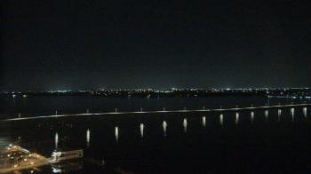 Weather camera view of Edison Grand tower 350 ft elev..