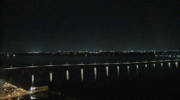 Weather camera view of Edison Grand tower 350 ft elev..