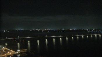 Weather camera view of Edison Grand tower 350 ft elev..