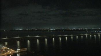 Weather camera view of Edison Grand tower 350 ft elev..