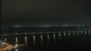 Weather camera view of Edison Grand tower 350 ft elev..