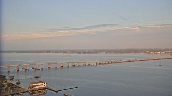 Weather camera view of Edison Grand tower 350 ft elev..