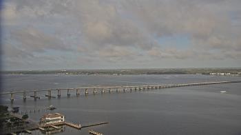 Weather camera view of Edison Grand tower 350 ft elev..