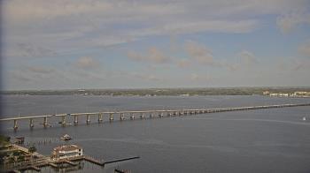 Weather camera view of Edison Grand tower 350 ft elev..