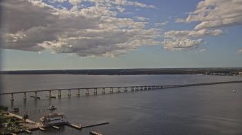 Weather camera view of Edison Grand tower 350 ft elev..