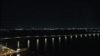 Weather camera view of Edison Grand tower 350 ft elev..