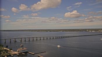 Weather camera view of Edison Grand tower 350 ft elev..