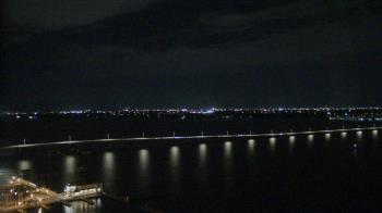 Weather camera view of Edison Grand tower 350 ft elev..