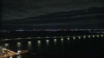 Weather camera view of Edison Grand tower 350 ft elev..