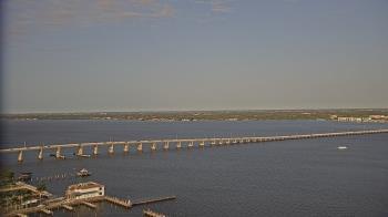 Weather camera view of Edison Grand tower 350 ft elev..