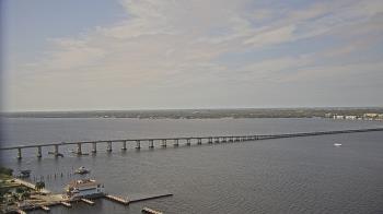 Weather camera view of Edison Grand tower 350 ft elev..