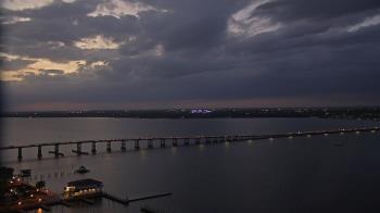 Weather camera view of Edison Grand tower 350 ft elev..