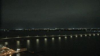 Weather camera view of Edison Grand tower 350 ft elev..