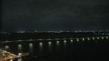 Weather camera view of Edison Grand tower 350 ft elev..