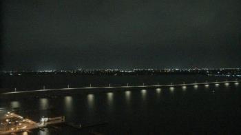 Weather camera view of Edison Grand tower 350 ft elev..