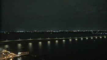 Weather camera view of Edison Grand tower 350 ft elev..