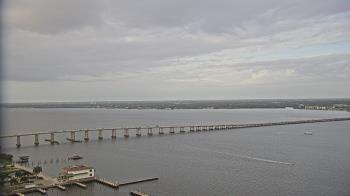 Weather camera view of Edison Grand tower 350 ft elev..