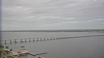 Weather camera view of Edison Grand tower 350 ft elev..