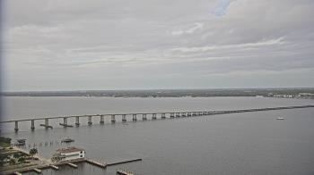 Weather camera view of Edison Grand tower 350 ft elev..