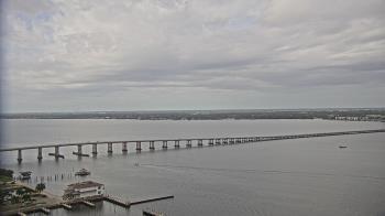 Weather camera view of Edison Grand tower 350 ft elev..