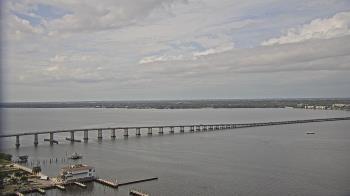 Weather camera view of Edison Grand tower 350 ft elev..