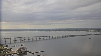 Weather camera view of Edison Grand tower 350 ft elev..