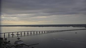 Weather camera view of Edison Grand tower 350 ft elev..