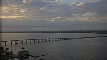 Weather camera view of Edison Grand tower 350 ft elev..