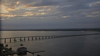 Weather camera view of Edison Grand tower 350 ft elev..