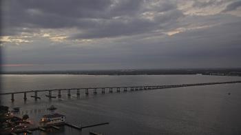 Weather camera view of Edison Grand tower 350 ft elev..