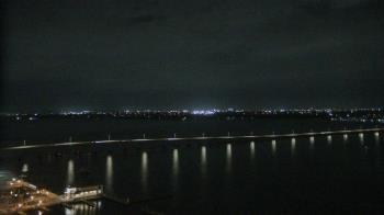 Weather camera view of Edison Grand tower 350 ft elev..