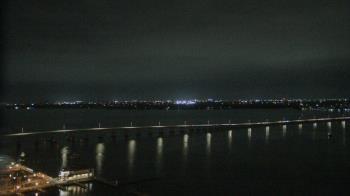 Weather camera view of Edison Grand tower 350 ft elev..