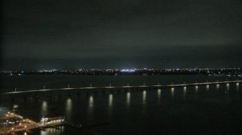 Weather camera view of Edison Grand tower 350 ft elev..