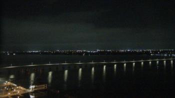 Weather camera view of Edison Grand tower 350 ft elev..