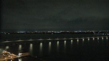 Weather camera view of Edison Grand tower 350 ft elev..